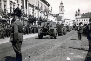 A magyar csapatok bevonulása Kolozsvárra.