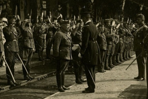 Horthy Miklós kormányzó látogatása Pécsett a 4. vegyesdandárnál.