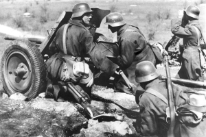 Magyar 37 mm-es 36 M páncéltörő ágyú.